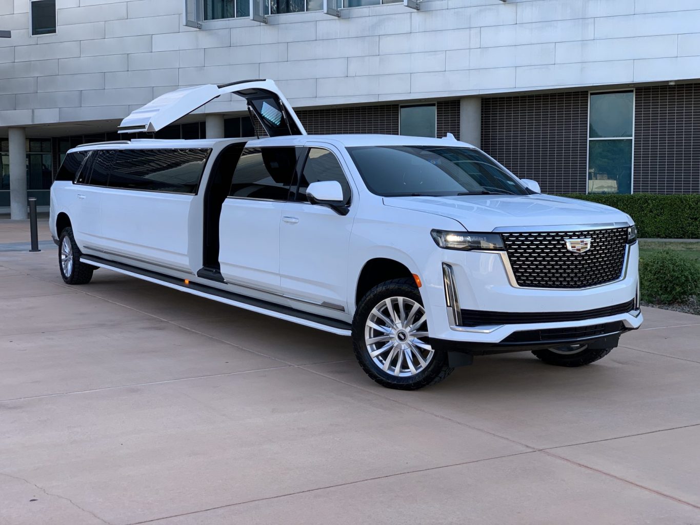 2022 Cadillac Escalade Limo
